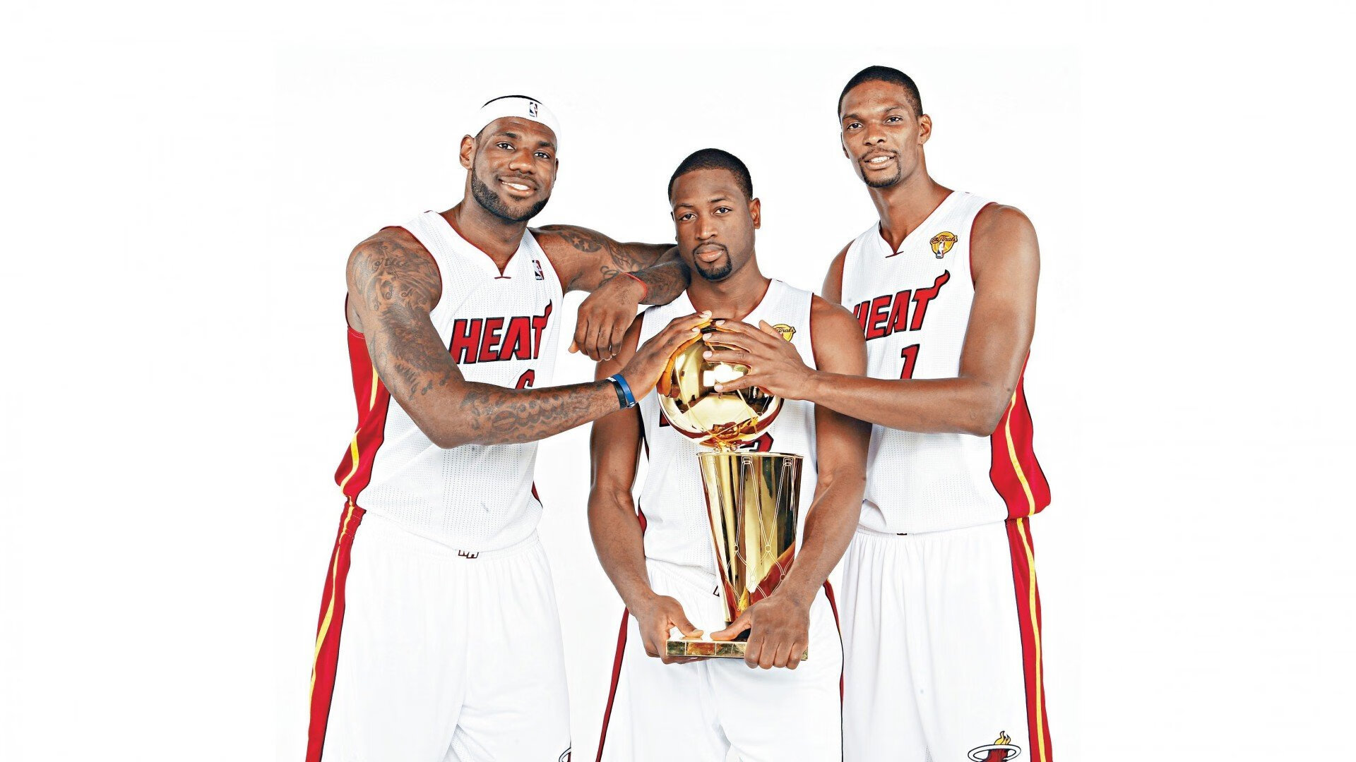 最精彩瞬间：张伟三分线外连续得分点燃现场！，张伟三集